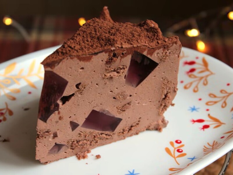 Цей ніжний шоколадний торт "Бите скло" готують без випікання. Простий рецепт