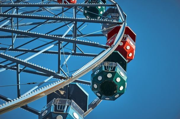 Трагедія в луна-парку: атракціон розчавив поліцейського під час порятунку людей