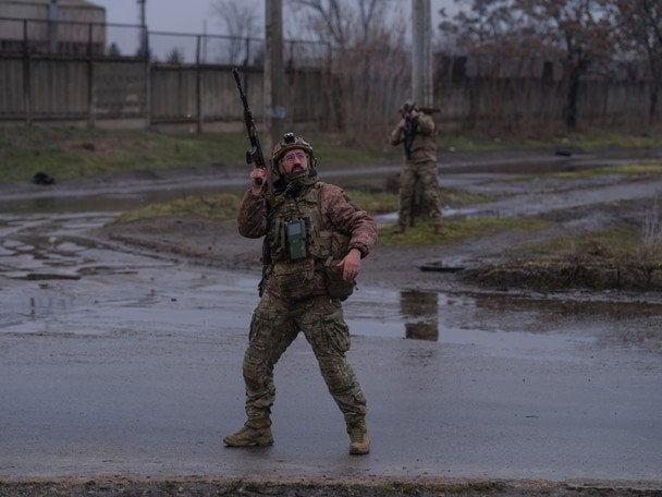 РФ втратила сотні солдатів за добу та техніку — нові дані Генштабу