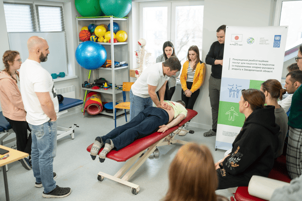 Міська лікарня в Ужгороді отримала сучасне реабілітаційне обладнання для відновлення пацієнтів із порушеннями опорно-рухового апарату