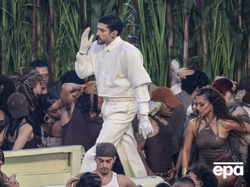 Трамп розніс виступ Bad Bunny, який у перерві Супербоула влаштував шоу іспанською мовою