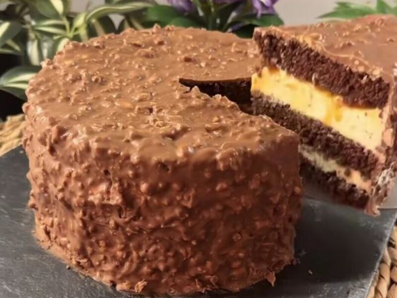 Такого смачного торта "Снікерс" ви ще не їли! Обовʼязково приготуйте за покроковим рецептом