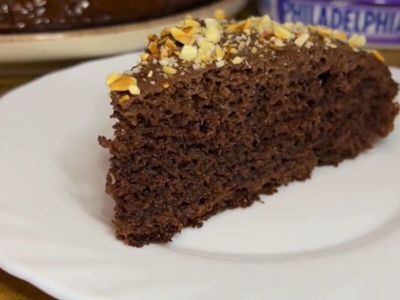 Приготуйте торт на сковороді за 25 хвилин. Простий рецепт зі звичайних продуктів