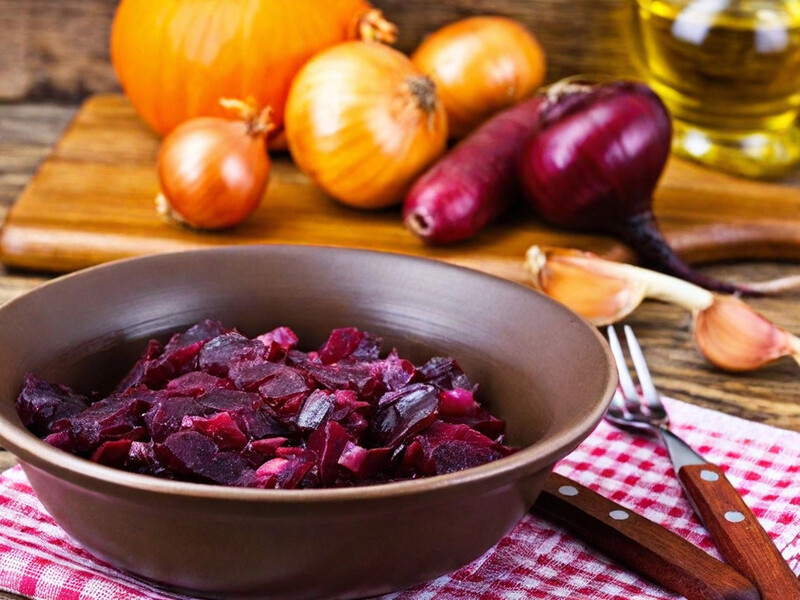 Додайте це до буряка і протушкуйте у сметані. Корисна і смачна страва
