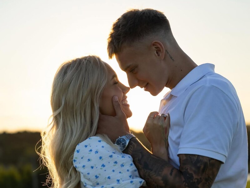 "Попісяла так, щоб потім пісяти тільки від нього". Бражко розповів, як закрутив роман із Квітковою