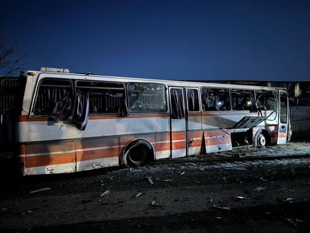 Бачили, що це цивільні і добивали: нові подробиці розстрілу шахтарського автобуса "Шахедами"