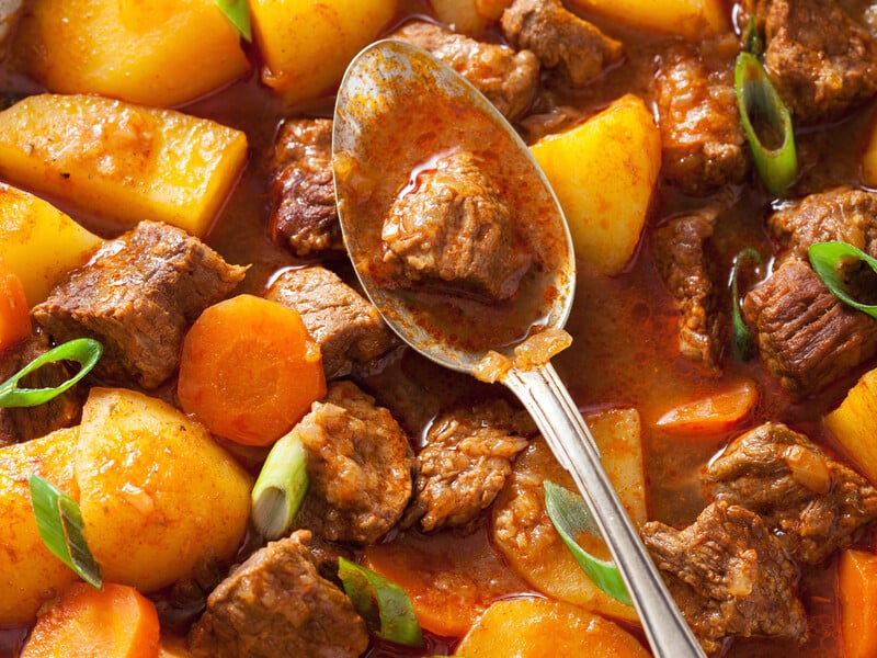 Рецепт дуже смачної курки з овочами. Приготуйте цю швидку і смачну страву