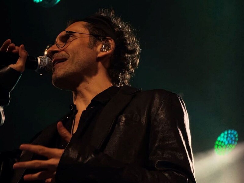 Який вигляд зараз має 47-річний Дан Балан – автор хітів молодості міленіалів. Свіжі фото й відео