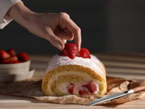 "Солодка валентинка". Рецепт бісквітного рулету до Дня святого Валентина