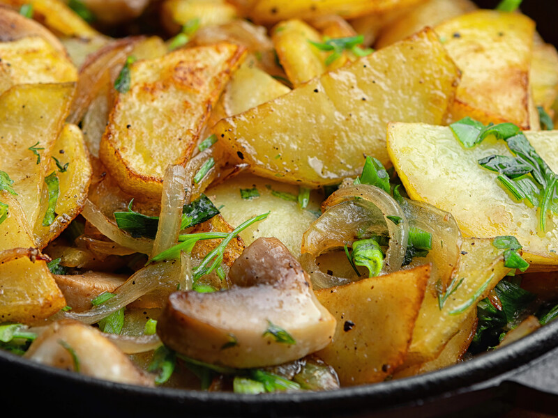 Якщо зробите це перед смаженням, картопля вийде особливою і дуже ситною. Надійний рецепт