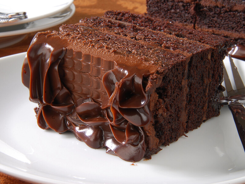 Цей неймовірно смачний шоколадний пиріг готується без борошна. Простий рецепт десерту