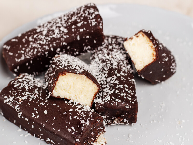 Додайте це до кисломолочного сиру й полийте шоколадом. Приготувати глазуровані сирки вдома – легко Додайте це до кисломолочного сиру й полийте шоколадом. Приготувати глазуровані сирки вдома – легко