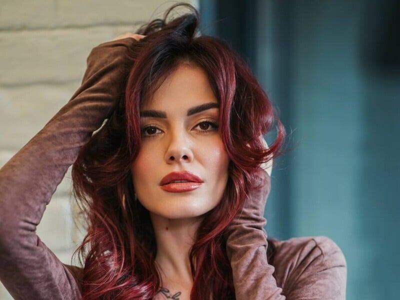 "Вибухи наздогнали нас тут". MamaRika в Дубаї стала свідком іранських обстрілів