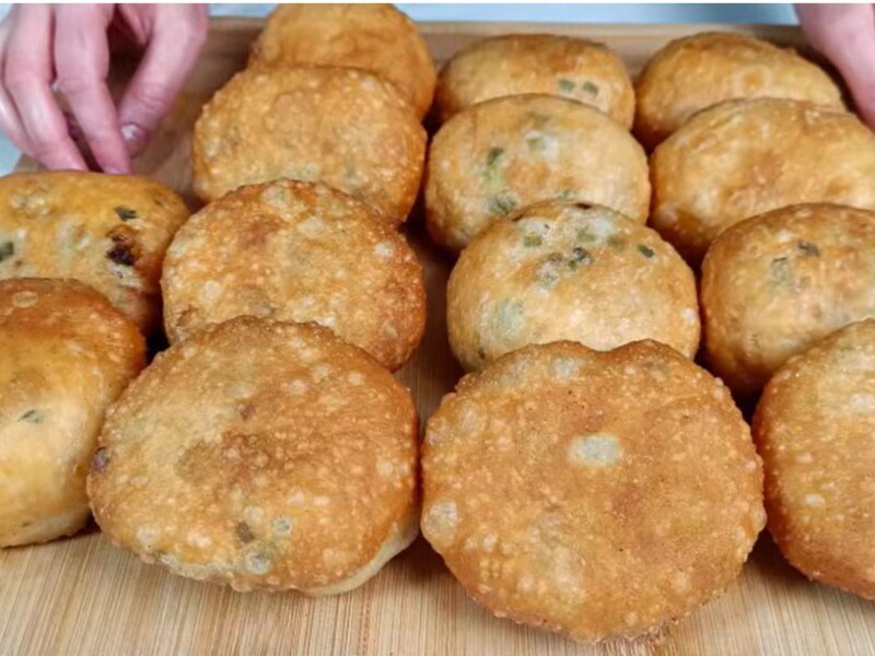 "Попереджаю всіх і кожного – це небезпечно смачно". Рецепт ніжних і соковитих біляшів