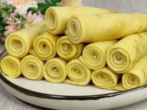 Збийте яйця з майонезом – і млинці вийдуть тонкими й еластичними. Рецепт тіста, яке не рветься