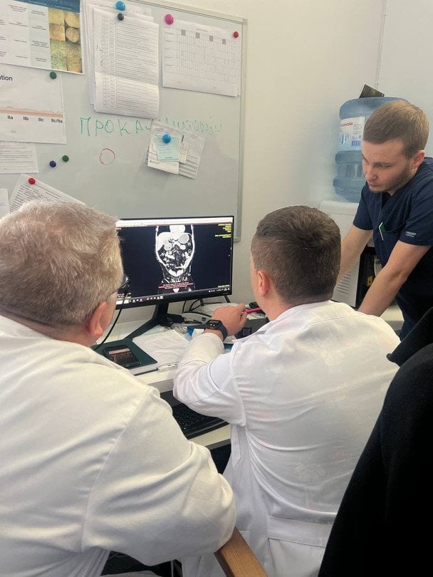 Думав, що переїв: несподівана знахідка в кишківнику ледь не коштувала чоловікові життя