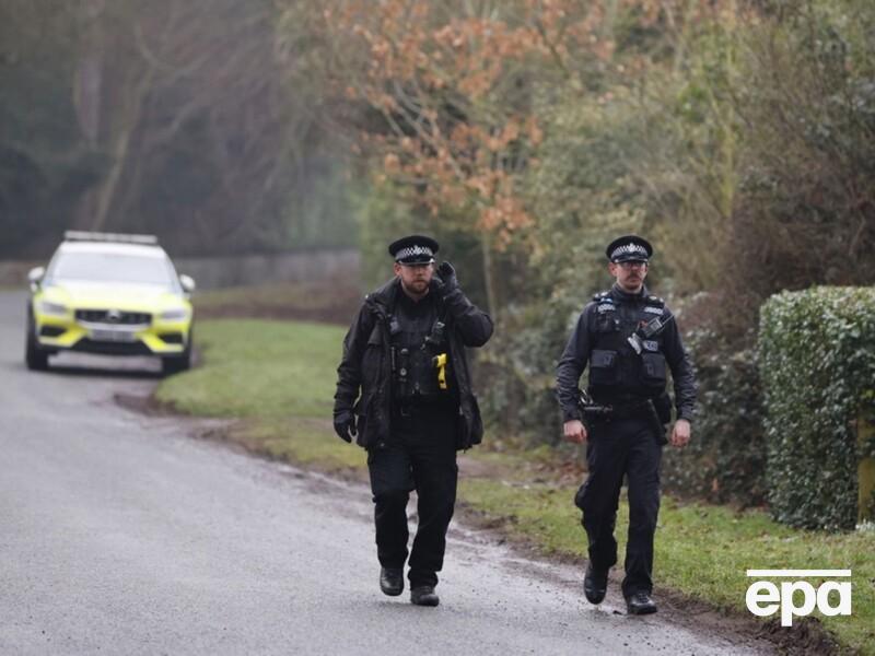 Як відбувалося затримання колишнього принца Ендрю у справі Епштейна. Фоторепортаж із місця арешту