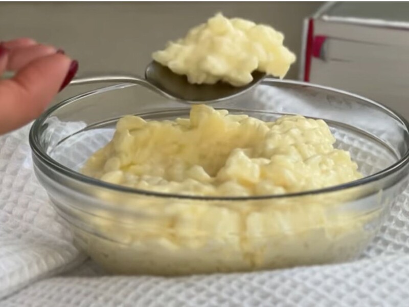 Французька каша на молоці за 30 хвилин – ніжна, ароматна й неймовірно кремова. Рецепт