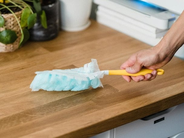 Пил зникає на три тижні: додайте це в пульверизатор — і про прибирання можна не думати Пил зникає на три тижні: додайте це в пульверизатор — і про прибирання можна не думати