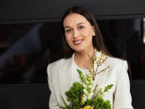 "Я просила, говорила: "Не ображай мене". Відома ведуча звинуватила українського військового в домаганнях