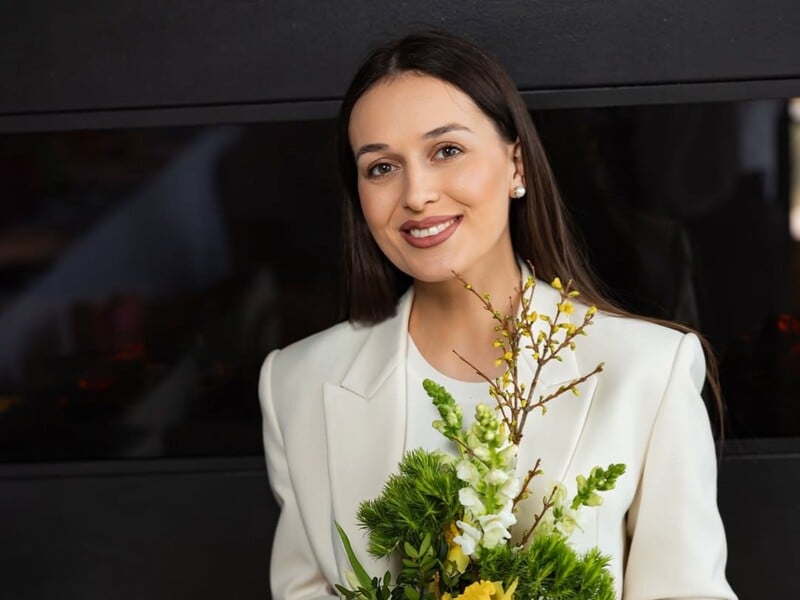 "Я просила, говорила: "Не ображай мене". Відома ведуча звинуватила українського військового в домаганнях