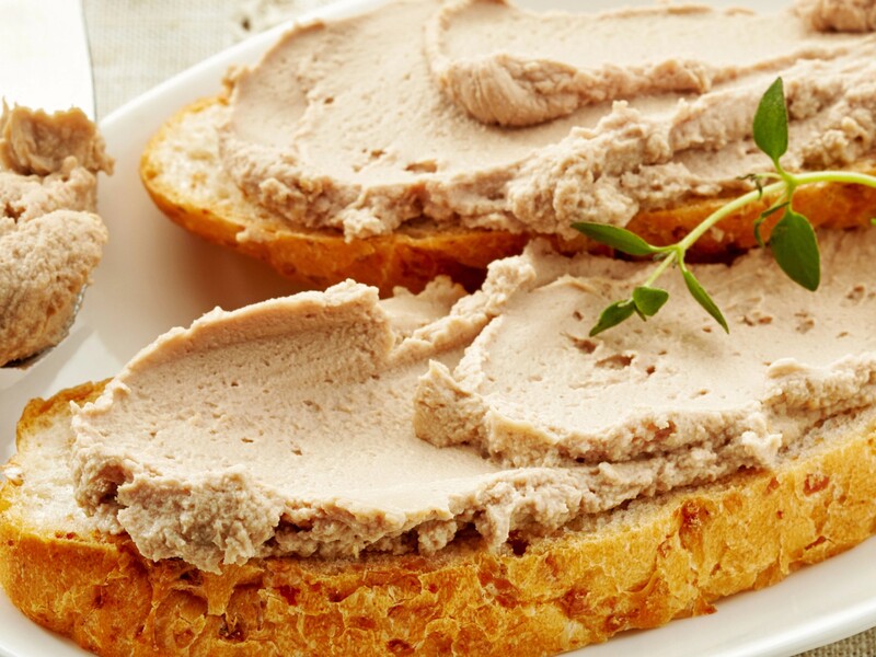 Просто збийте всі інгредієнти в блендері – й отримаєте класну намазку для бутербродів і лавашів. Рецепт