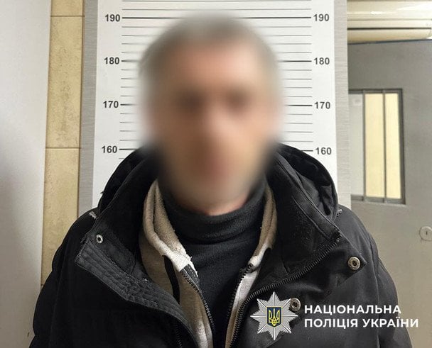 "Золота" автомийка: у Києві працівники викрали з багажника клієнтки майже мільйон гривень