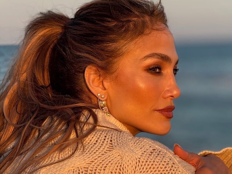 "Ви народилися посеред ночі й найгарнішої снігової бурі". Лопес привітала своїх дітей із 18-річчям