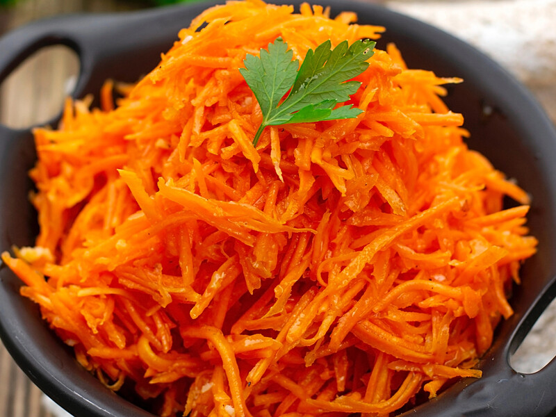 Щоб морква по-корейськи вийшла смачнішою, ніж у магазині, додайте до неї ці спеції