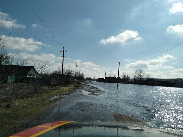 Циклон "топить" Україну: будинки йдуть під воду, вітер зриває дахи, а ріки виходять з берегів (фото, відео) Циклон "топить" Україну: будинки йдуть під воду, вітер зриває дахи, а ріки виходять з берегів (фото, відео)