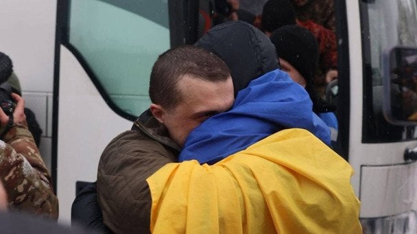 Живий: з російського полону повернувся військовий, якого три роки вважали загиблим (фото, відео)