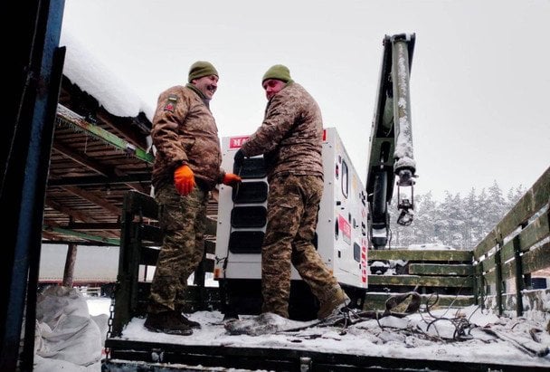 "Сталевий фронт" Ахметова передав 157-й ОМБр техніку та обладнання на мільйони гривень