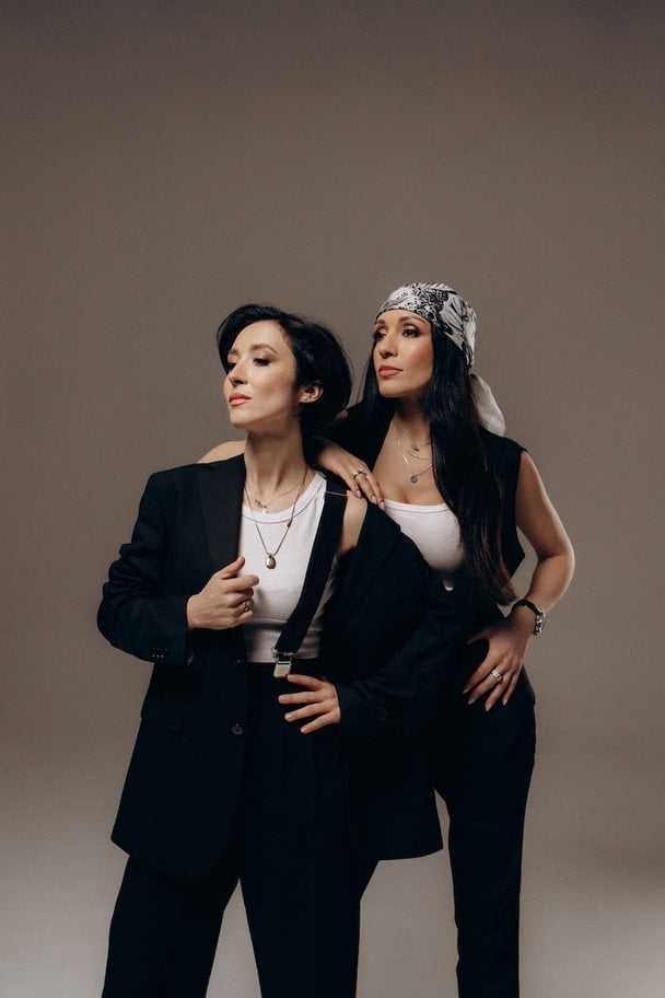 Сестри Завальські возз'єднались у дуеті "Алібі" та заспівали українською культовий хіт "Табу"