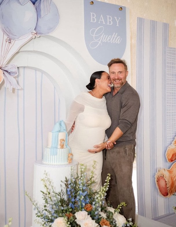 58-річний діджей Девід Гетта учетверте став батьком і показав новонародженого малюка