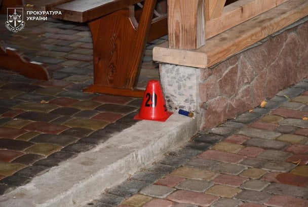 Чоловік вбив подружжя та намагався вкоротити собі віку: чим закінчилась гучна історія на Львівщині