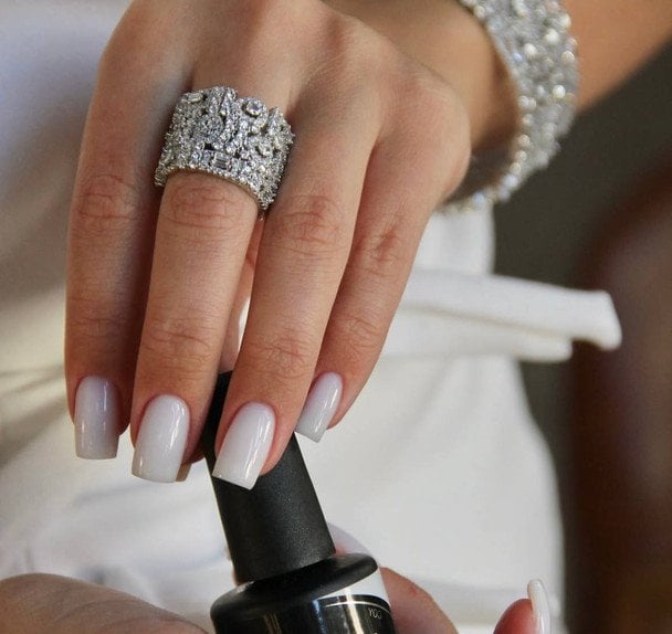 Мінімалізм і блиск: 5 модних манікюрів, які стануть хітом 2026-го