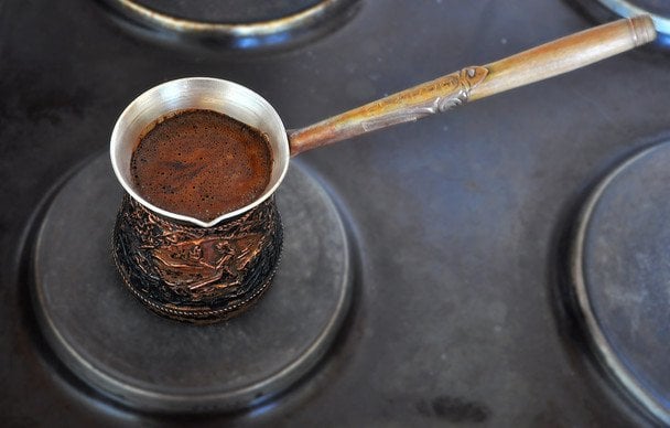 Не лише гіпертонія: лікарі назвали сім категорій людей, яким кава заборонена