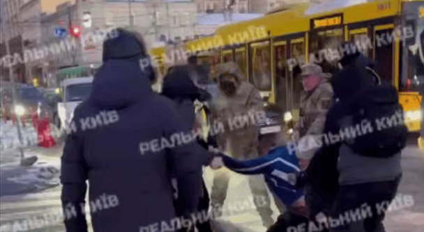 У Києві сталася масова сутичка з працівниками ТЦК та поліцейськими: що відомо