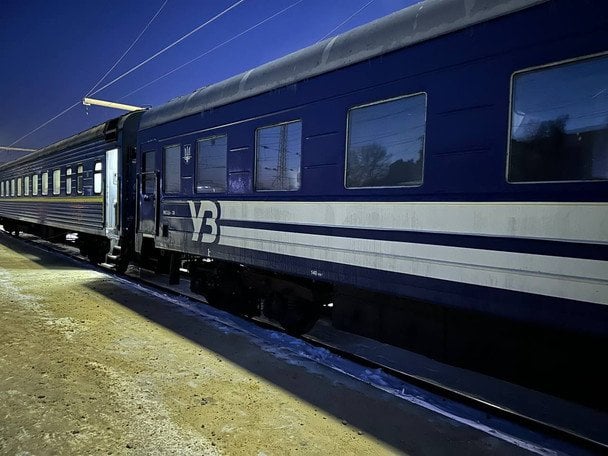 "Вагони незламності" для киян і харків’ян: "Укрзалізниця" відкриває пункти тепла після обстрілів