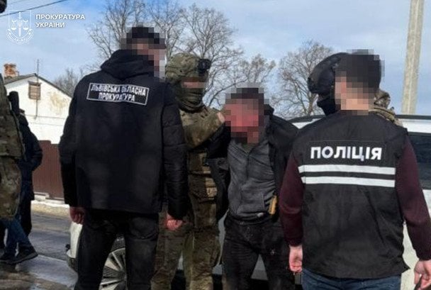 Львів'янин шантажував колишню інтимними фото: що йому "світить"