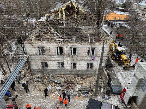 "Стеля впала в кімнату": мешканці Одеси розповіли, як дивом пережили пекельний удар РФ