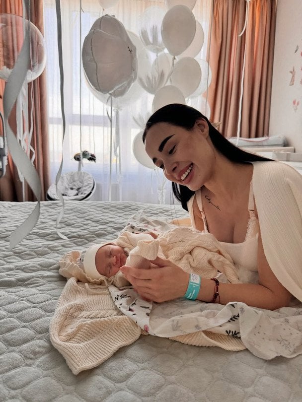Відома українська співачка вперше повністю показала 9-місячну донечку й розкрила її ім’я