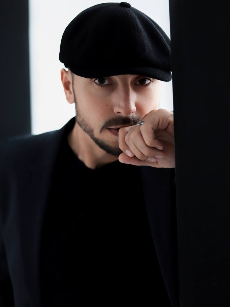 Сергій Мироненко представив пісню-присвяту українським жінкам “Одна на мільйон”