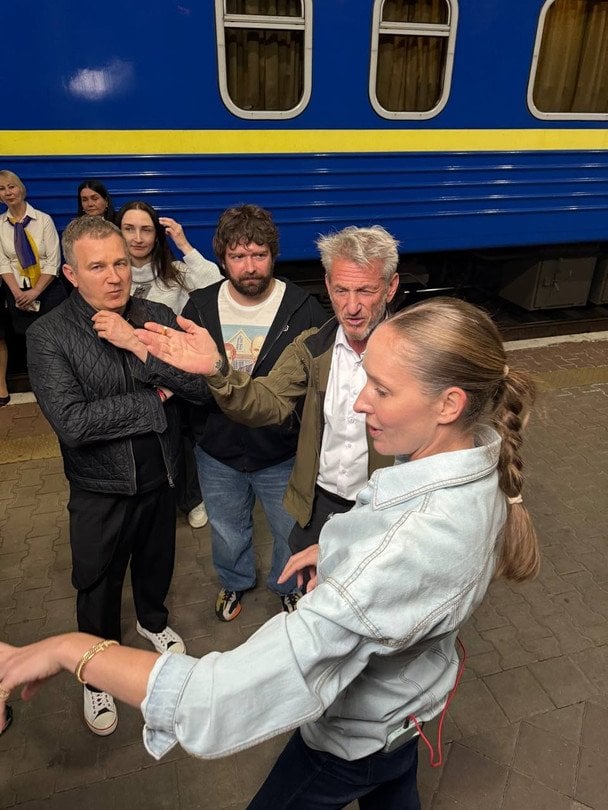 Юрій Горбунов після відмови Шона Пенна від нагороди на "Оскарі-2026" показав спільне фото на вокзалі