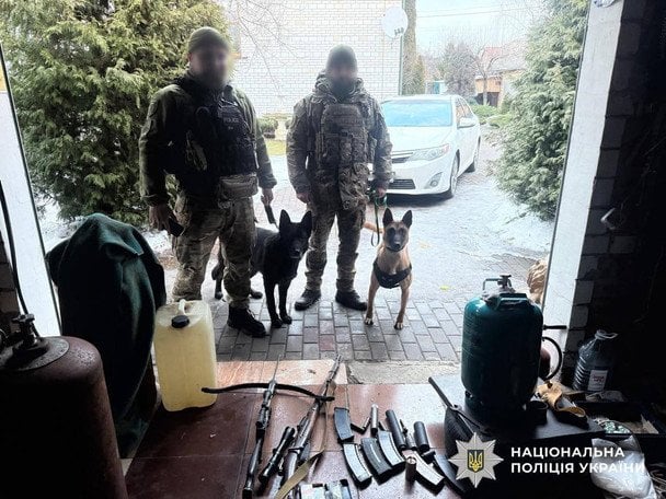 Трофейна зброя з фронту йшла у глибокий тил: деталі злочиної схеми у 4 областях