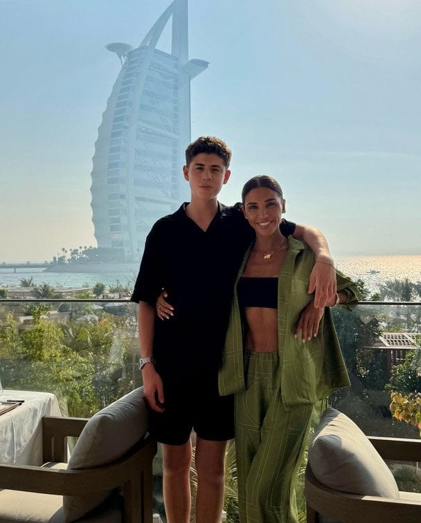 Санта Дімопулос показала 17-річного сина-копію Джеджули і здивувала його планами на освіту