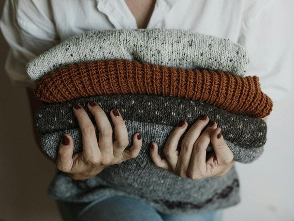 Помилки під час зберігання зимового одягу, які ви робите щороку — виправте їх зараз