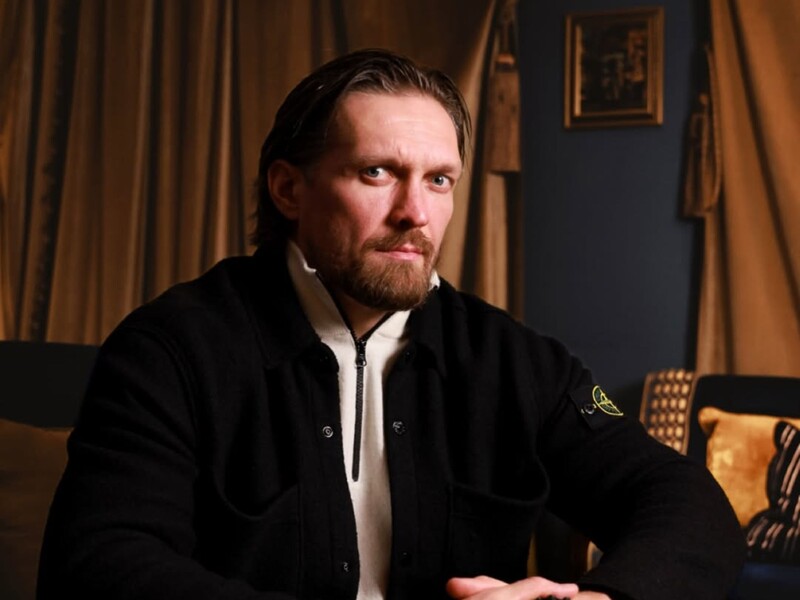 Новий модний тренд? Усик знову з'явився на публіці у взутті різного кольору. Фото Новий модний тренд? Усик знову з'явився на публіці у взутті різного кольору. Фото