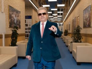 Продавав полякам кальсони, вигнав рідню з бізнесу і їсть бичачі яйця. Пікантні факти про Поплавського