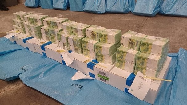 В Орбана хочуть узаконити привласнення українських мільйонів: МЗС б’є на сполох